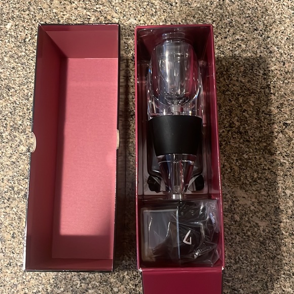 VINTURI Essential Wine Aerator - Picture 5 of 6